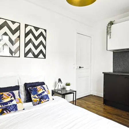 Lovely Floor Near Montmartre Apartment Paris
