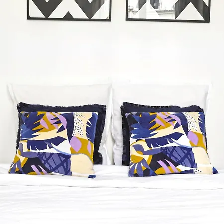 Lovely Floor Near Montmartre *